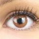Nahaufnahme der Jasmine Choco Kontaktlinsen, 14mm – weiche, natürliche und stark deckende Silikon-Hydrogel-Linsen für einen intensiven braunen Augenlook.
