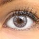 Nahaufnahme der Choco Kontaktlinsen, 14mm – weiche, natürliche und stark deckende Silikon-Hydrogel-Linsen für einen intensiven braune Augenlook.