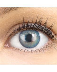 Nahaufnahme der Mirel Blue Kontaktlinsen, 14mm – weiche, natürliche und stark deckende Silikon-Hydrogel-Linsen für einen intensiven blauen Augenlook.